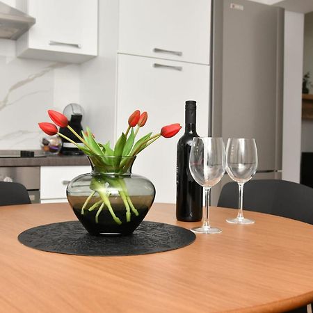 Apartman Gluic ซินย์ ภายนอก รูปภาพ